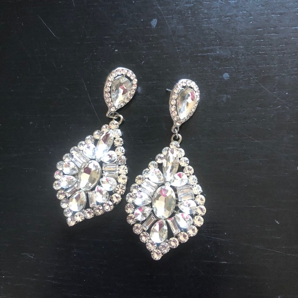 Bling!  Stunning "diamond" earrings - Picture 1 of 7